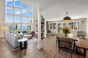 Luxury Tahoe Vacation Rental with HotTub & Lake Views